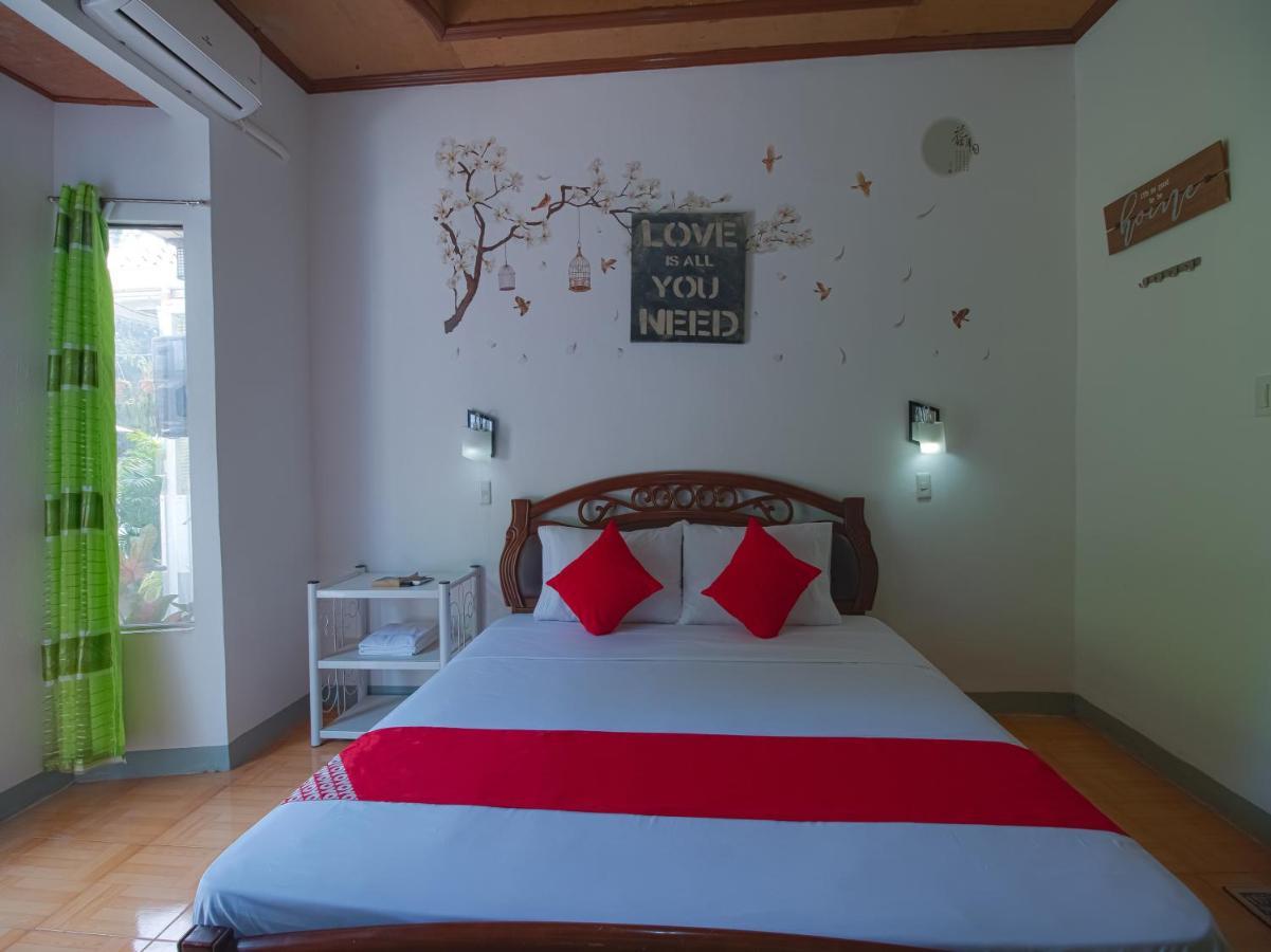 Oyo 771 Darius' Residences Moalboal Bagian luar foto