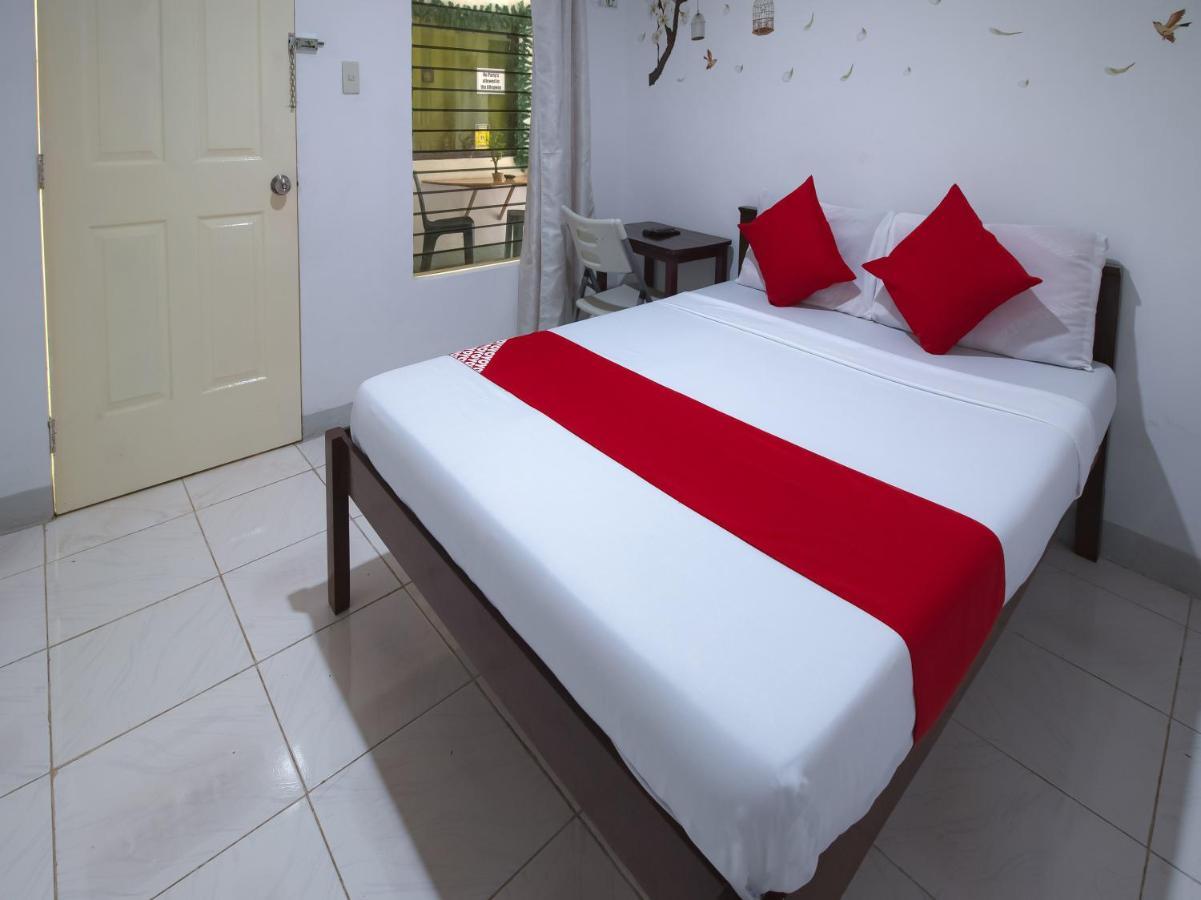 Oyo 771 Darius' Residences Moalboal Bagian luar foto