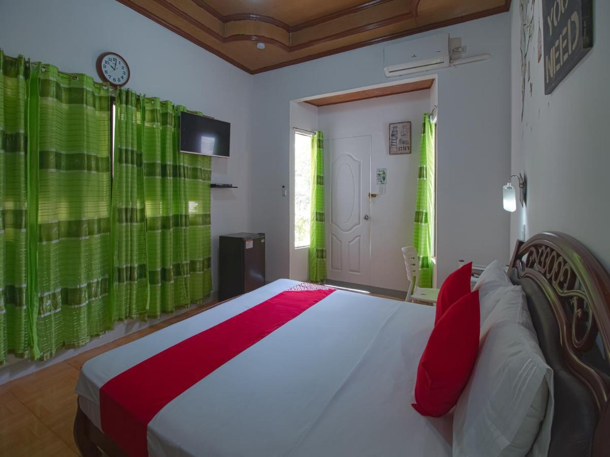 Oyo 771 Darius' Residences Moalboal Bagian luar foto
