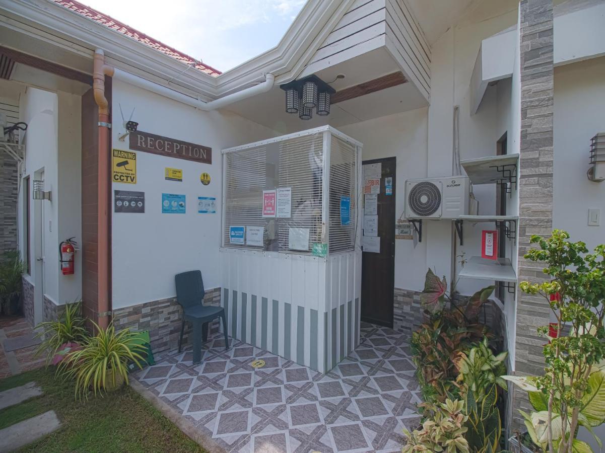 Oyo 771 Darius' Residences Moalboal Bagian luar foto